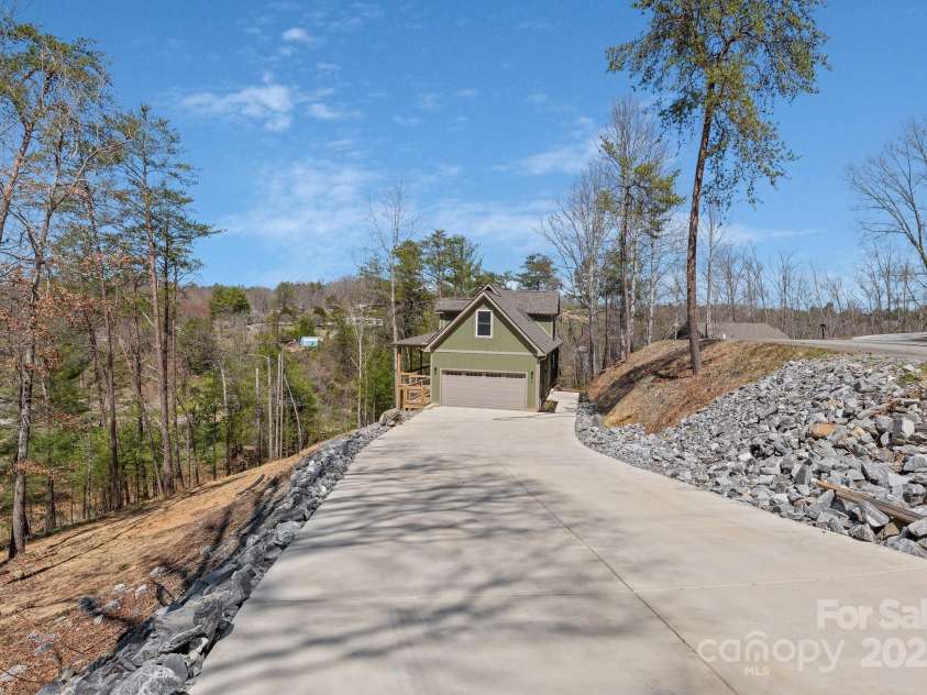 44 Judith Drive, Leicester, NC 28748.  MLS# CAR4193291, YatesRealty ID 8950. Garage