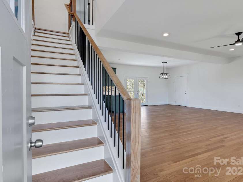 44 Judith Drive, Leicester, NC 28748.  MLS# CAR4193291, YatesRealty ID 8950. Great Room
