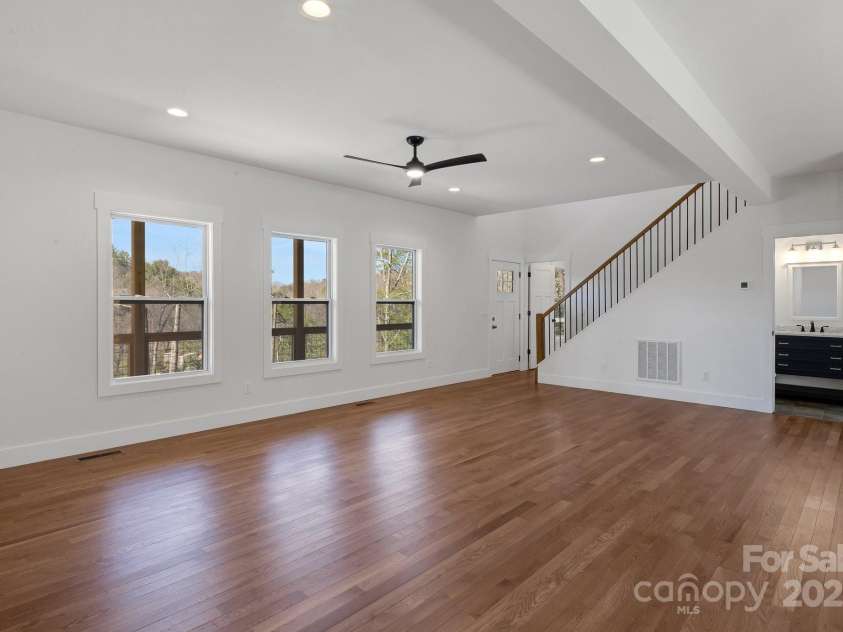 44 Judith Drive, Leicester, NC 28748.  MLS# CAR4193291, YatesRealty ID 8950. Great Room