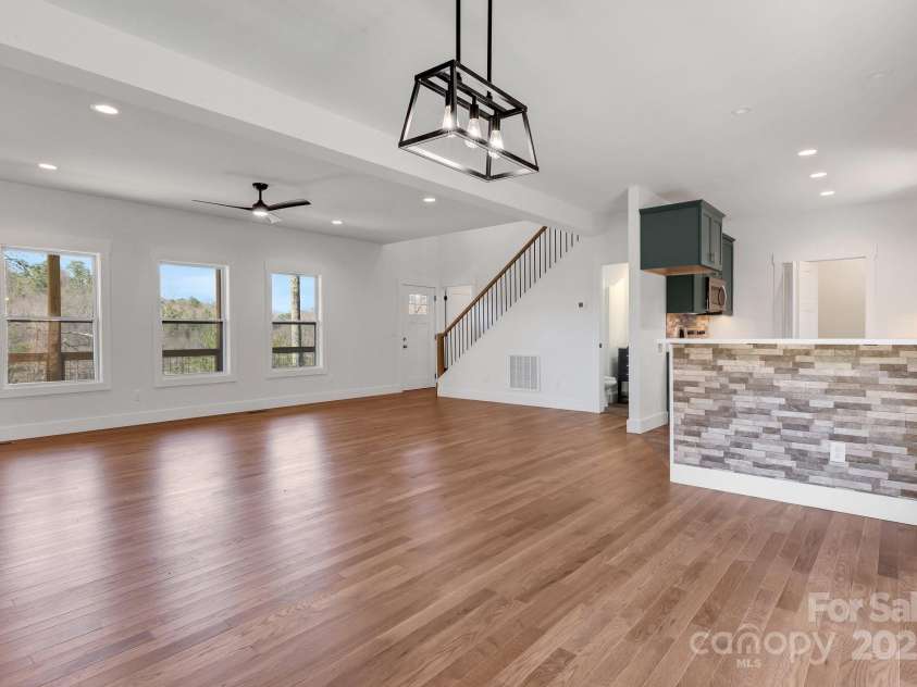 44 Judith Drive, Leicester, NC 28748.  MLS# CAR4193291, YatesRealty ID 8950. Great Room
