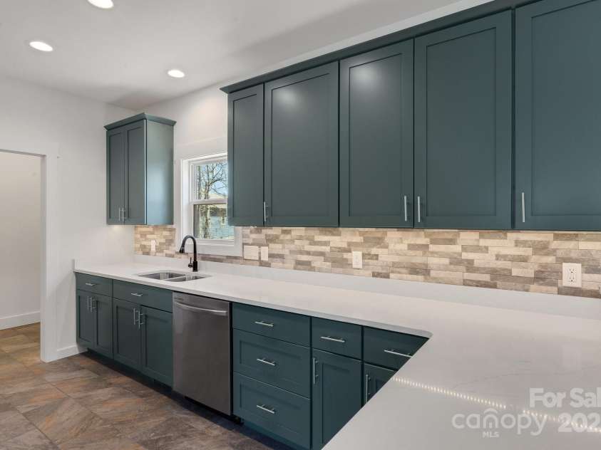 44 Judith Drive, Leicester, NC 28748.  MLS# CAR4193291, YatesRealty ID 8950. Kitchen
