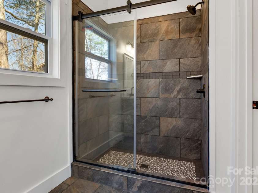 44 Judith Drive, Leicester, NC 28748.  MLS# CAR4193291, YatesRealty ID 8950. Primary Bath