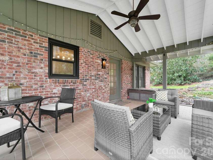 95 Ridgewood Place, Brevard, NC 28712.  MLS# CAR4356804, YatesRealty ID 8951. 