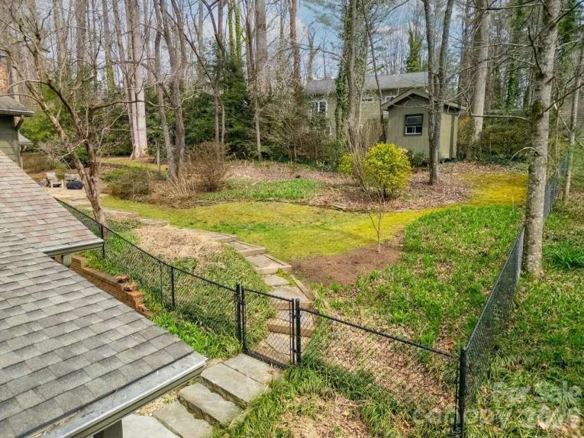 95 Ridgewood Place, Brevard, NC 28712.  MLS# CAR4356804, YatesRealty ID 8951. 