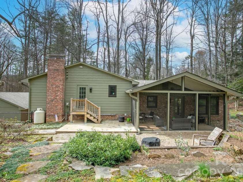 95 Ridgewood Place, Brevard, NC 28712.  MLS# CAR4356804, YatesRealty ID 8951. 