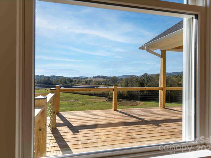 337 Maple Knoll Drive, Hendersonville, NC 28792.  MLS# CAR4193766, YatesRealty ID 8952. 