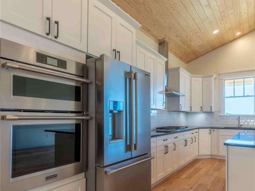 337 Maple Knoll Drive, Hendersonville, NC 28792.  MLS# CAR4193766, YatesRealty ID 8952. 