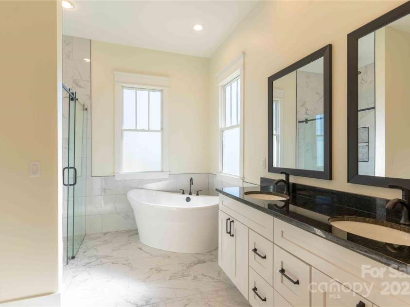 337 Maple Knoll Drive, Hendersonville, NC 28792.  MLS# CAR4193766, YatesRealty ID 8952. 