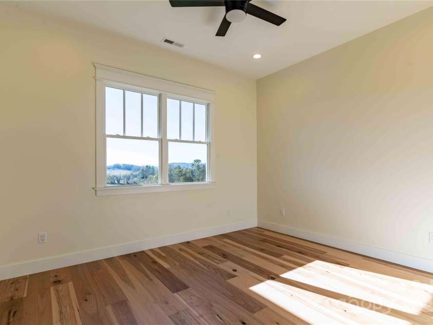 337 Maple Knoll Drive, Hendersonville, NC 28792.  MLS# CAR4193766, YatesRealty ID 8952. 