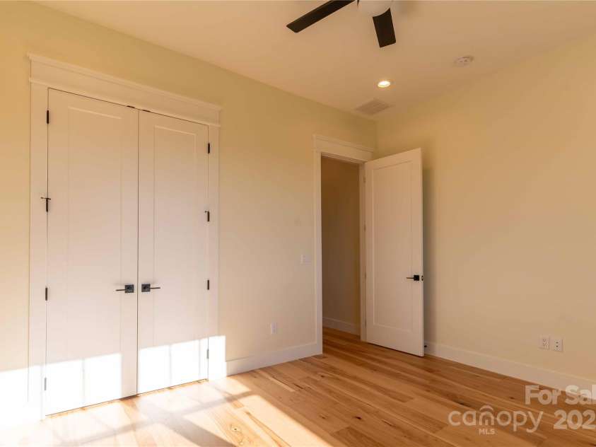 337 Maple Knoll Drive, Hendersonville, NC 28792.  MLS# CAR4193766, YatesRealty ID 8952. 