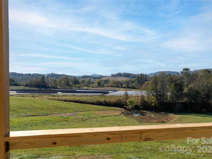 337 Maple Knoll Drive, Hendersonville, NC 28792.  MLS# CAR4193766, YatesRealty ID 8952. 