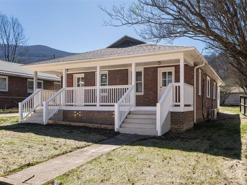 112 Powell Street, Swannanoa, NC 28778.  MLS# CAR4233407, YatesRealty ID 8953. 