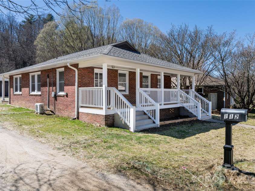 112 Powell Street, Swannanoa, NC 28778.  MLS# CAR4233407, YatesRealty ID 8953. 