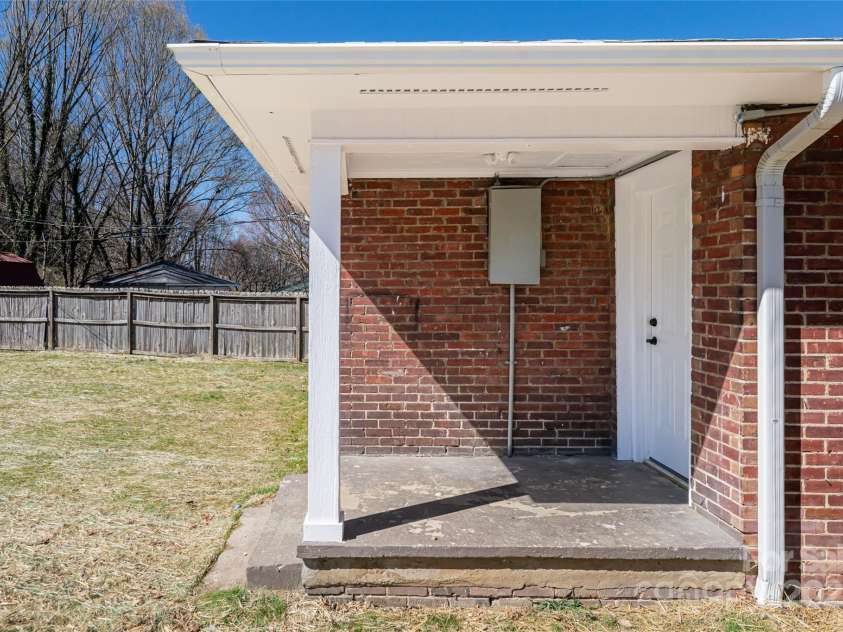 112 Powell Street, Swannanoa, NC 28778.  MLS# CAR4233407, YatesRealty ID 8953. 