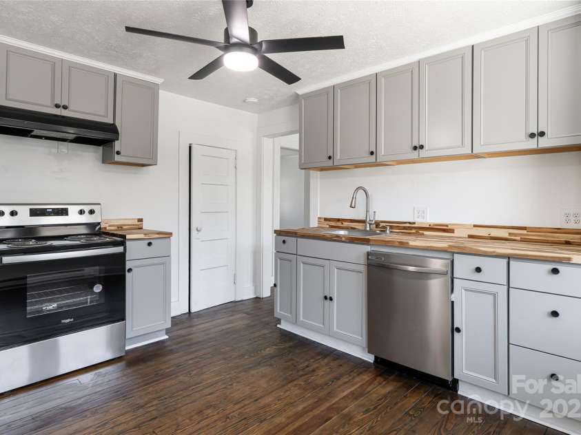 112 Powell Street, Swannanoa, NC 28778.  MLS# CAR4233407, YatesRealty ID 8953. 