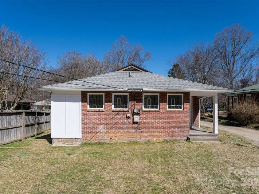 112 Powell Street, Swannanoa, NC 28778.  MLS# CAR4233407, YatesRealty ID 8953. 