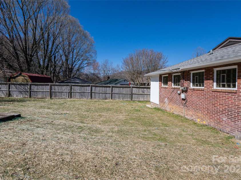 112 Powell Street, Swannanoa, NC 28778.  MLS# CAR4233407, YatesRealty ID 8953. 