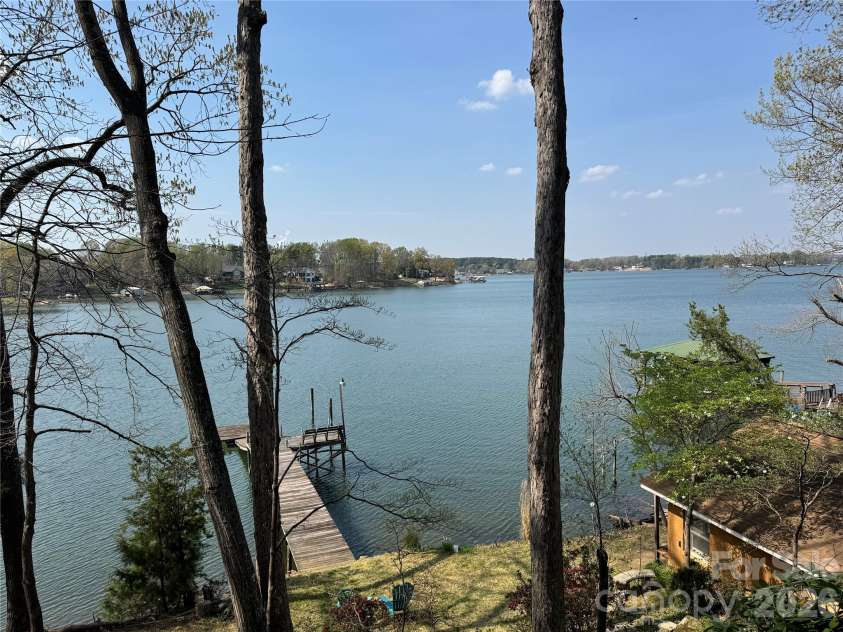 246 Digh Circle, Mooresville, NC 28117.  MLS# CAR4359774, YatesRealty ID 8953. 