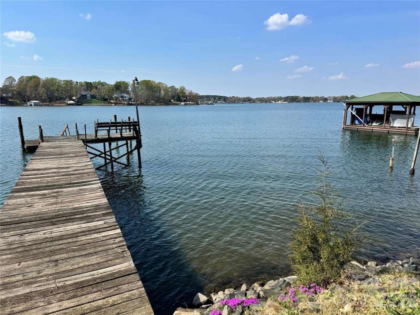 246 Digh Circle, Mooresville, NC 28117.  MLS# CAR4359774, YatesRealty ID 8953. 