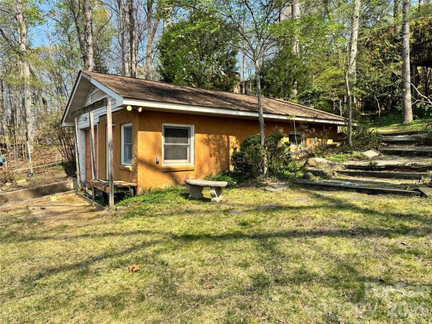 246 Digh Circle, Mooresville, NC 28117.  MLS# CAR4359774, YatesRealty ID 8953. 