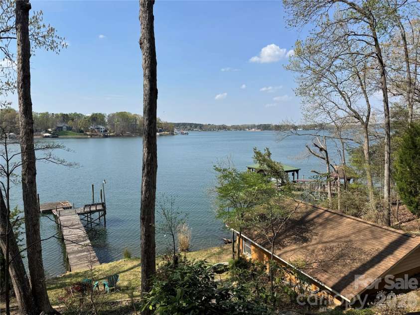 246 Digh Circle, Mooresville, NC 28117.  MLS# CAR4359774, YatesRealty ID 8953. 