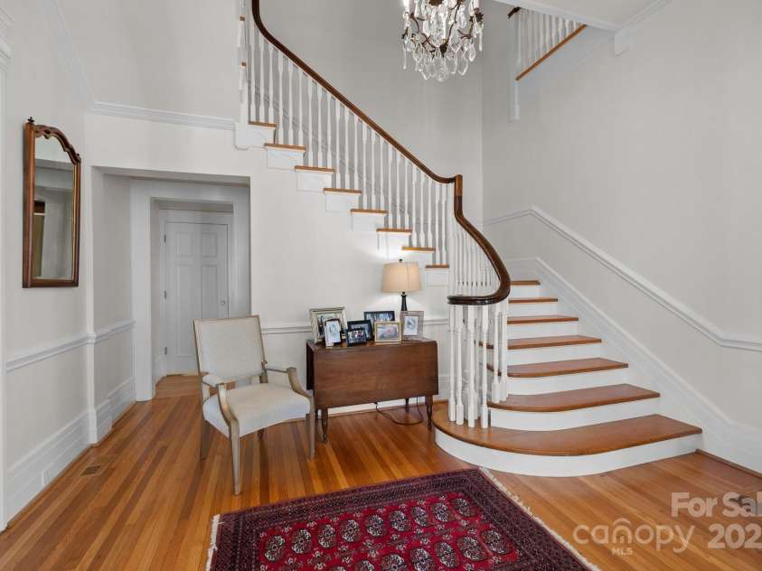 1212 Queens Road, Charlotte, NC 28207.  MLS# CAR4241756, YatesRealty ID 8954. 