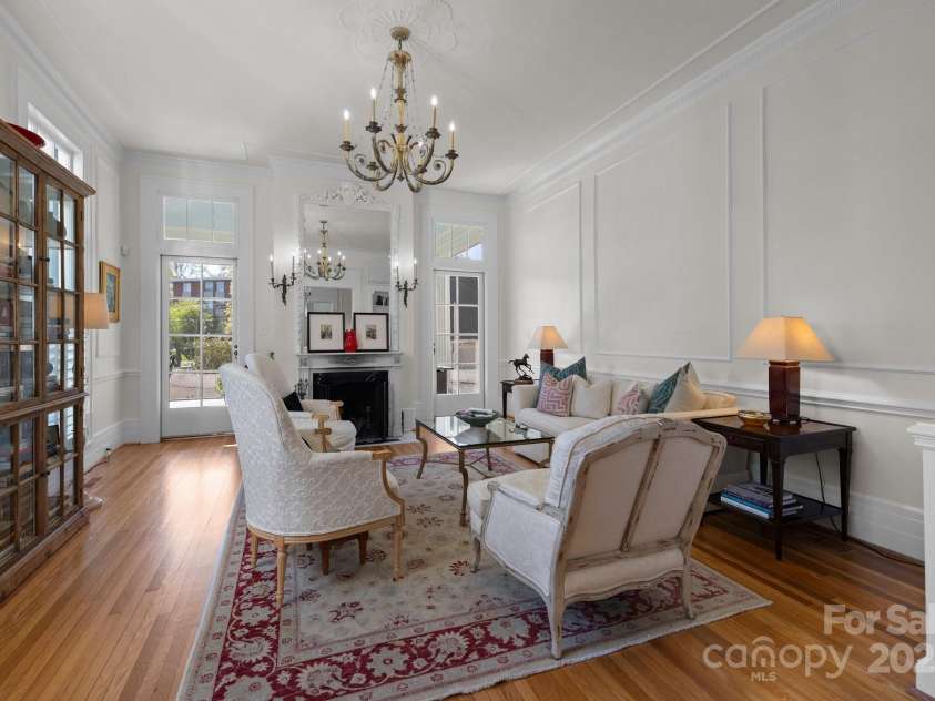 1212 Queens Road, Charlotte, NC 28207.  MLS# CAR4241756, YatesRealty ID 8954. 