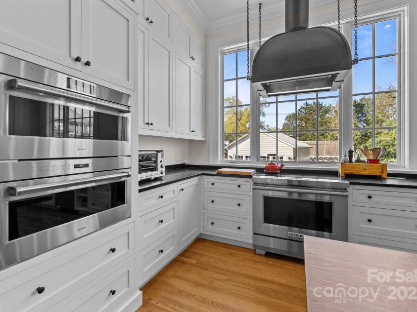 1212 Queens Road, Charlotte, NC 28207.  MLS# CAR4241756, YatesRealty ID 8954. 