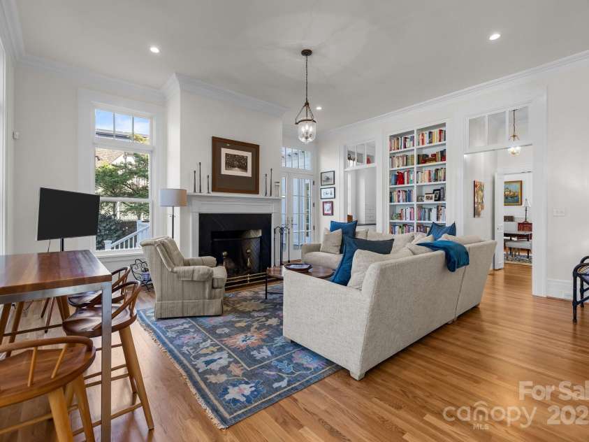 1212 Queens Road, Charlotte, NC 28207.  MLS# CAR4241756, YatesRealty ID 8954. Family room