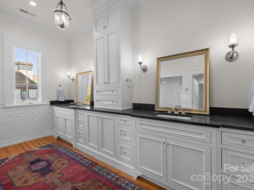 1212 Queens Road, Charlotte, NC 28207.  MLS# CAR4241756, YatesRealty ID 8954. Primary bathroom