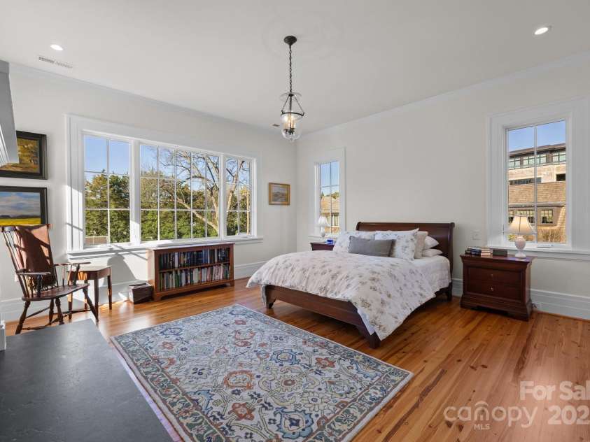 1212 Queens Road, Charlotte, NC 28207.  MLS# CAR4241756, YatesRealty ID 8954. Primary bedroom