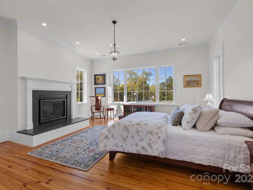 1212 Queens Road, Charlotte, NC 28207.  MLS# CAR4241756, YatesRealty ID 8954. Primary bedroom