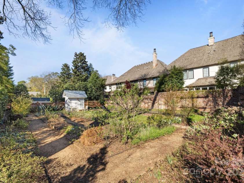 1212 Queens Road, Charlotte, NC 28207.  MLS# CAR4241756, YatesRealty ID 8954. Rear garden / yard