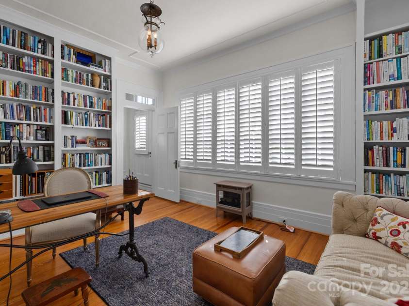 1212 Queens Road, Charlotte, NC 28207.  MLS# CAR4241756, YatesRealty ID 8954. Sitting room / office