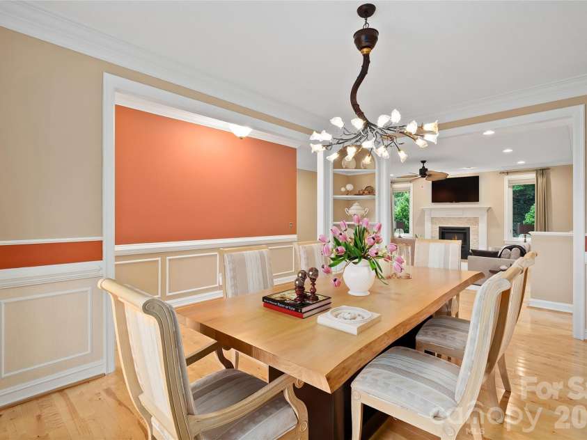 23 Clear Vista Drive, Asheville, NC 28805.  MLS# CAR4301123, YatesRealty ID 8954. Dining Room Virtually Staged