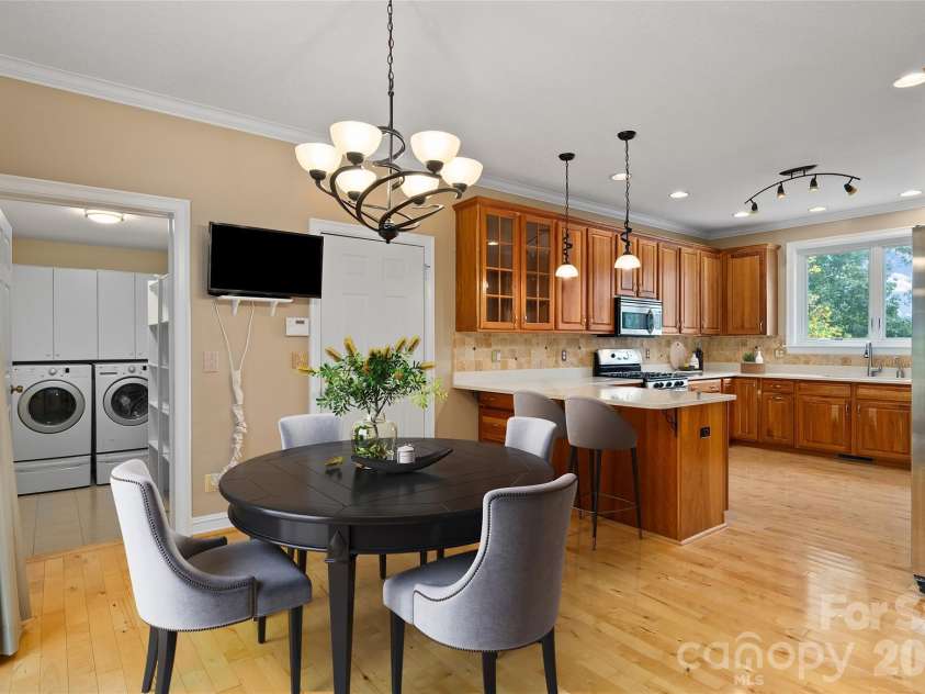 23 Clear Vista Drive, Asheville, NC 28805.  MLS# CAR4301123, YatesRealty ID 8954. Kitchen Virtually Staged