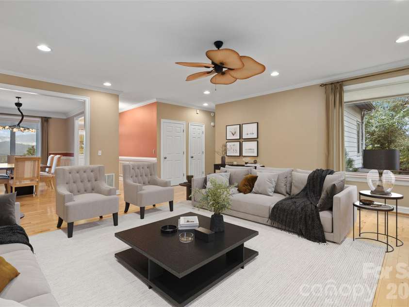 23 Clear Vista Drive, Asheville, NC 28805.  MLS# CAR4301123, YatesRealty ID 8954. Living Room Virtually Staged