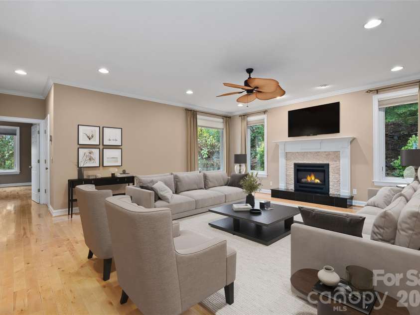 23 Clear Vista Drive, Asheville, NC 28805.  MLS# CAR4301123, YatesRealty ID 8954. Living Room Virtually Staged