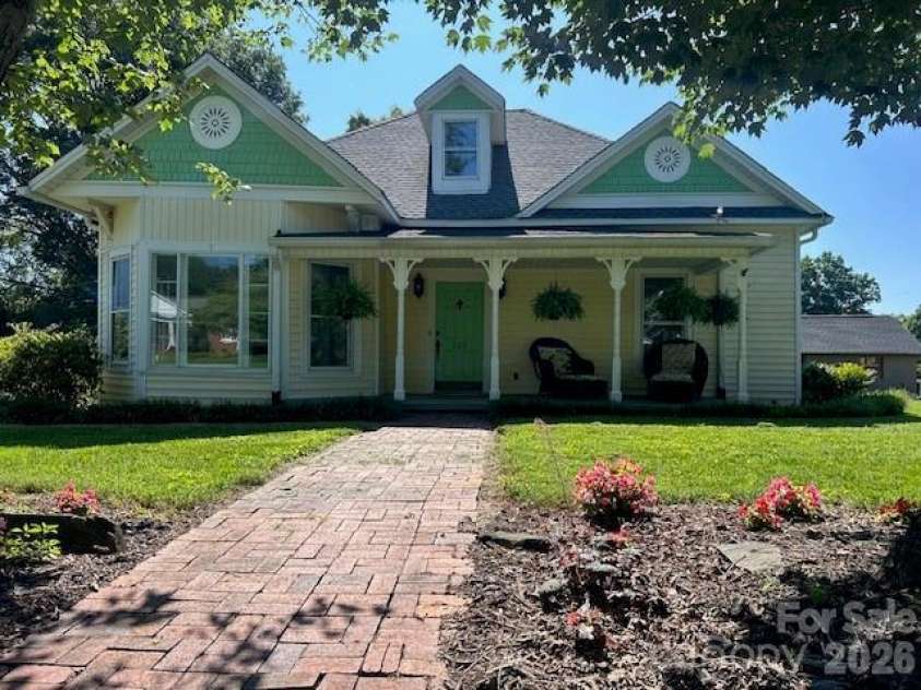 743 College Avenue, Newton, NC 28658.  MLS# CAR4274456, YatesRealty ID 8955. 