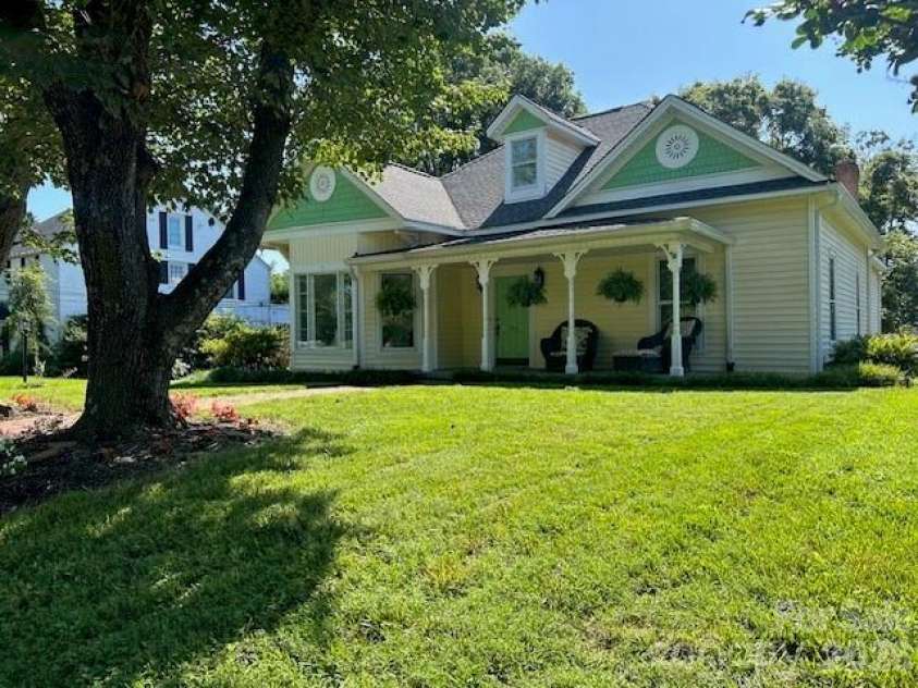 743 College Avenue, Newton, NC 28658.  MLS# CAR4274456, YatesRealty ID 8955. 