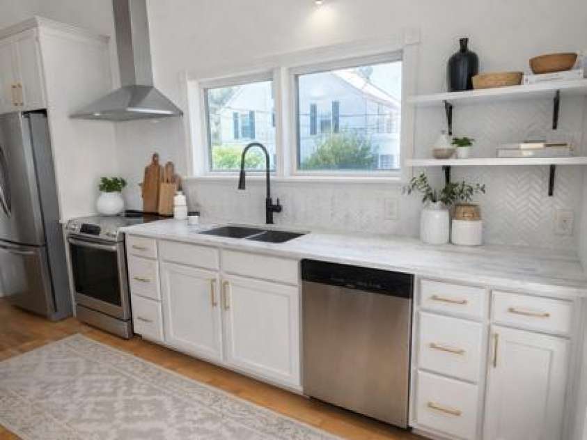 743 College Avenue, Newton, NC 28658.  MLS# CAR4274456, YatesRealty ID 8955. 