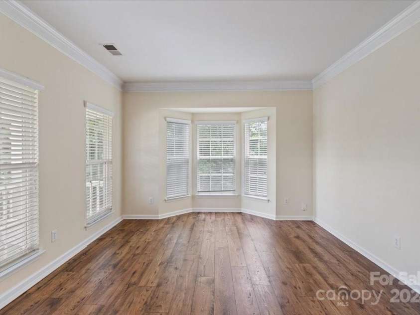 1900 Mt Isle Harbor Drive, Charlotte, NC 28214.  MLS# CAR4170901, YatesRealty ID 8956. 