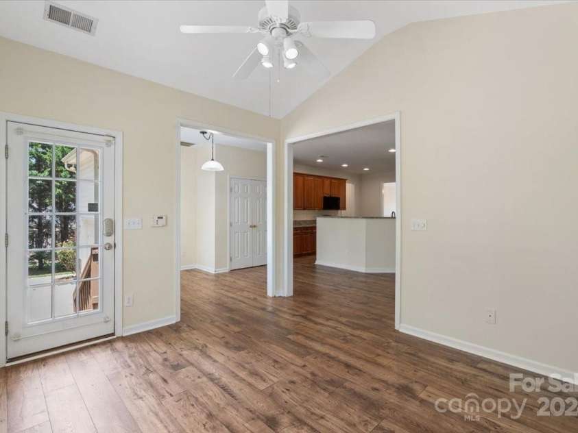 1900 Mt Isle Harbor Drive, Charlotte, NC 28214.  MLS# CAR4170901, YatesRealty ID 8956. 