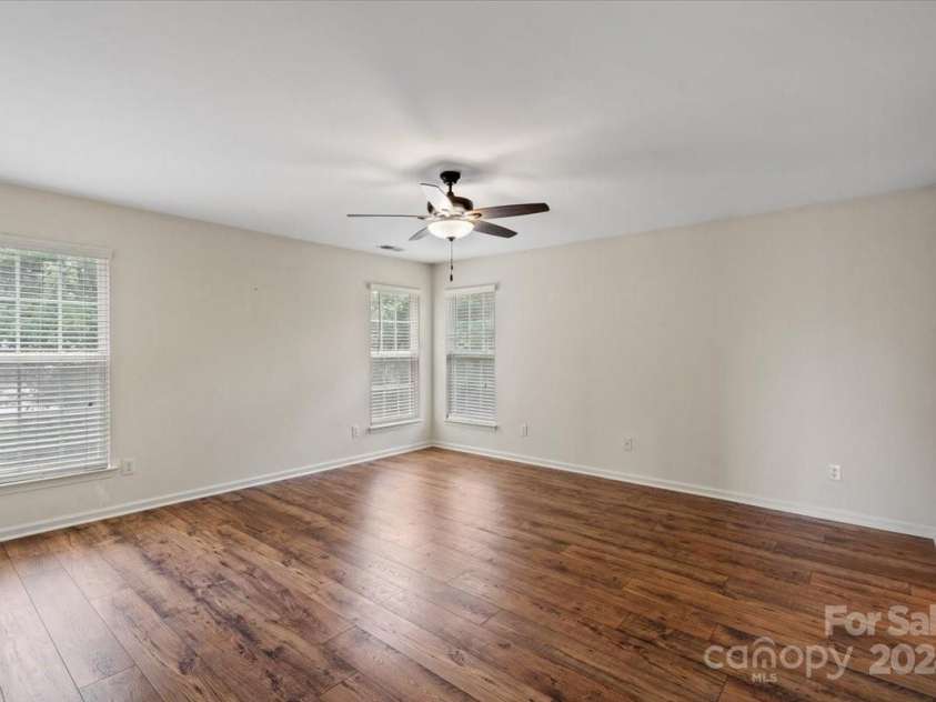 1900 Mt Isle Harbor Drive, Charlotte, NC 28214.  MLS# CAR4170901, YatesRealty ID 8956. Master Bedroom