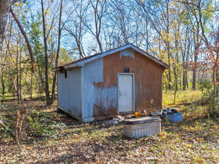 3913 Stough Road, Concord, NC 28027.  MLS# CAR4318936, YatesRealty ID 8956. 