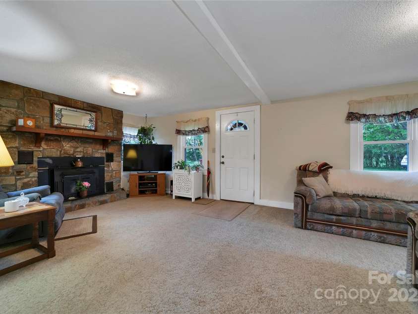 128 Summit Avenue, Brevard, NC 28712.  MLS# CAR4250495, YatesRealty ID 8957. 