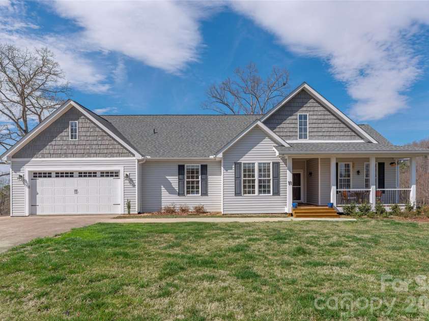 11 Briar Ridge Drive, Fairview, NC 28730.  MLS# CAR4350969, YatesRealty ID 8958. 11 Briar Ridge