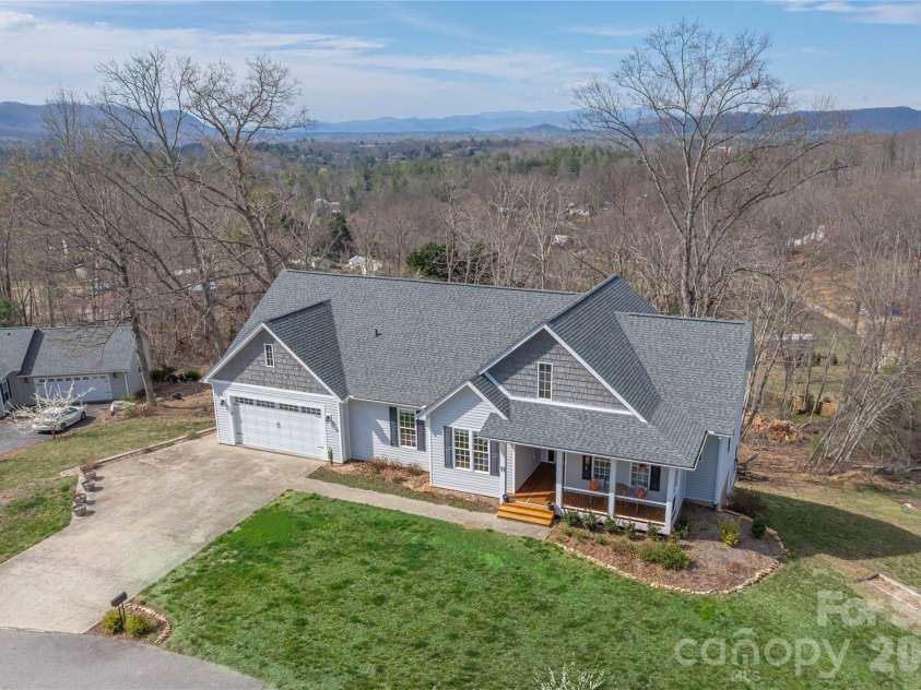 11 Briar Ridge Drive, Fairview, NC 28730.  MLS# CAR4350969, YatesRealty ID 8958. 