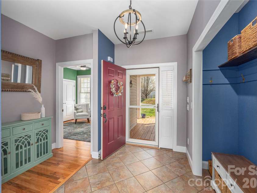11 Briar Ridge Drive, Fairview, NC 28730.  MLS# CAR4350969, YatesRealty ID 8958. Entry Hall