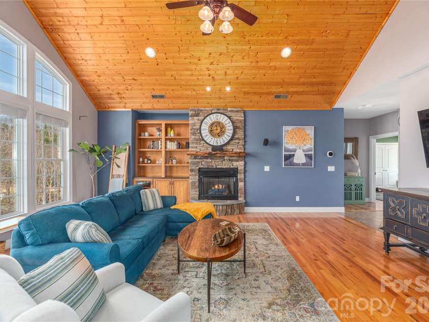 11 Briar Ridge Drive, Fairview, NC 28730.  MLS# CAR4350969, YatesRealty ID 8958. Fireplace